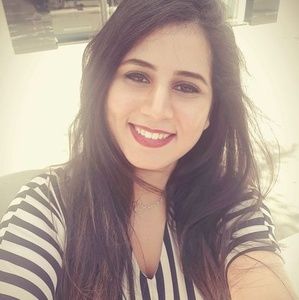 Meet your Posher, Kenza